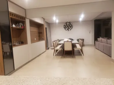 Casa de Condomínio com 4 Quartos à venda, 195m² no Granja Marileusa, Uberlândia