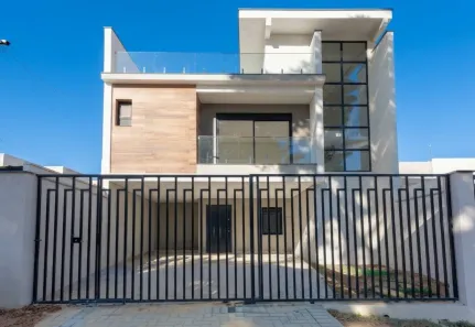 Sobrado com 3 Quartos à venda, 213m² no Água Verde, Curitiba