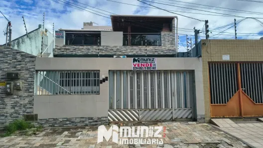 Casa com 6 Quartos à venda, 400m² no Jabotiana, Aracaju