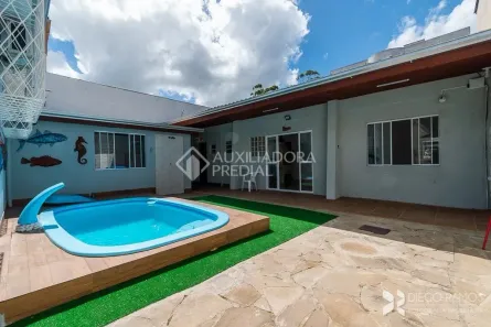 Casa com 3 Quartos à venda, 180m² no Jardim do Salso, Porto Alegre