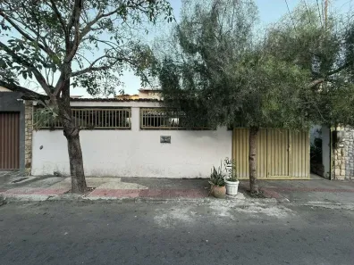 Casa com 4 Quartos à venda, 190m² no Valparaíso, Serra