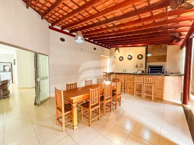 Casa com 3 Quartos à venda, 238m² no Ipanema, Araçatuba