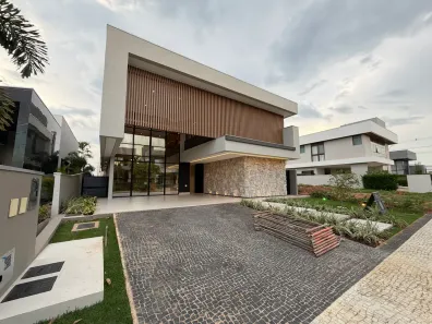 Casa de Condomínio com 4 Quartos à venda, 350m² no Plano Diretor Sul, Palmas