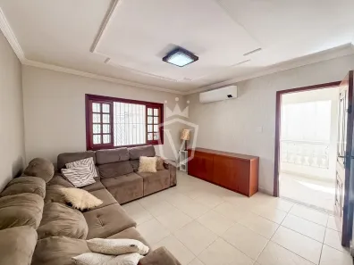 Casa com 3 Quartos à venda, 220m² no Jardim Itália, Jundiaí