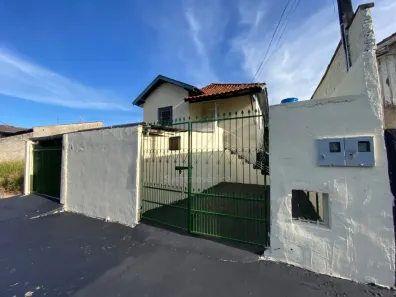 Casa com 2 Quartos para alugar, 65m² no Leonor, Londrina