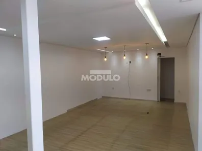 Sala Comercial para alugar, 30m² no Jardim Karaíba, Uberlândia