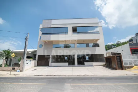 Sala Comercial à venda, 140m² no Centro, Tubarão