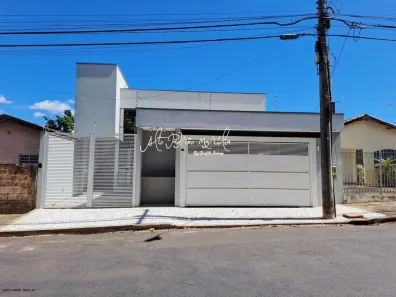 Casa com 3 Quartos à venda, 230m² no Parque Residencial Novo Horizonte, Marília