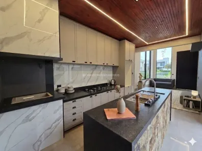 Casa de Condomínio com 4 Quartos à venda, 220m² no Estância dos Ipês, Uberaba