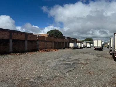 Galpão/Depósito/Armazém à venda, 900m² no Setor Industrial, Brasília