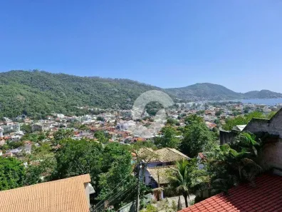 Casa de Condomínio com 4 Quartos à venda, 272m² no São Francisco, Niterói