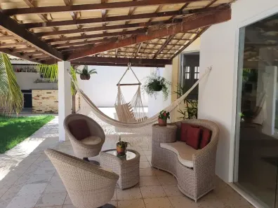 Casa de Condomínio com 5 Quartos para alugar, 300m² no Barra do Jacuípe, Camaçari