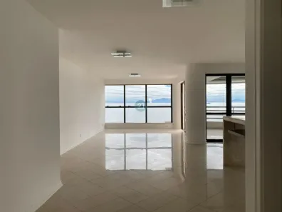 Apartamento com 3 Quartos para alugar, 230m² no Centro, Florianópolis