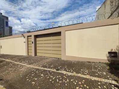 Casa com 3 Quartos para alugar, 275m² no Jardim América, Goiânia