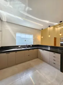 Casa com 2 Quartos para alugar, 108m² no Lívia, Botucatu