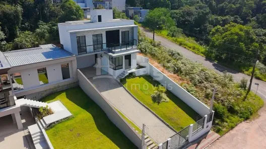 Casa com 3 Quartos à venda, 153m² no Primeiro de Maio, Brusque