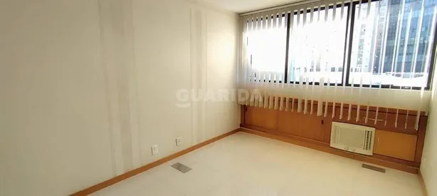 Sala Comercial para alugar, 95m² no Centro Histórico, Porto Alegre