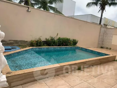 Casa com 3 Quartos à venda, 199m² no Jardim Karaíba, Uberlândia