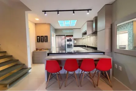 Sobrado com 3 Quartos à venda, 112m² no Nova Esperança, Balneário Camboriú