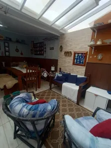 Casa com 3 Quartos à venda, 200m² no Guarujá, Porto Alegre