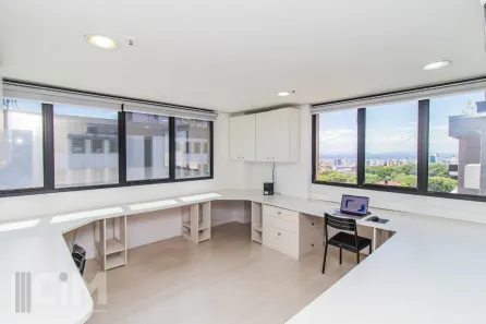 Sala Comercial à venda, 47m² no Três Figueiras, Porto Alegre