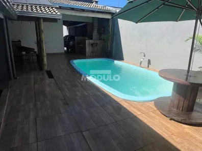 Casa com 2 Quartos à venda, 120m² no Segismundo Pereira, Uberlândia