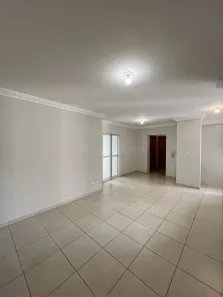 Apartamento com 2 Quartos para alugar, 63m² no Zona 07, Maringá