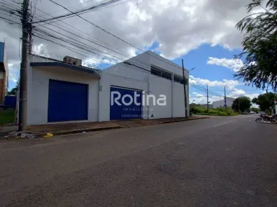 Ponto Comercial para alugar, 375m² no Umuarama, Uberlândia