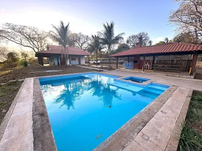 Fazenda/Sítio com 3 Quartos para alugar, 130m² no Setor Central, Bela Vista de Goiás
