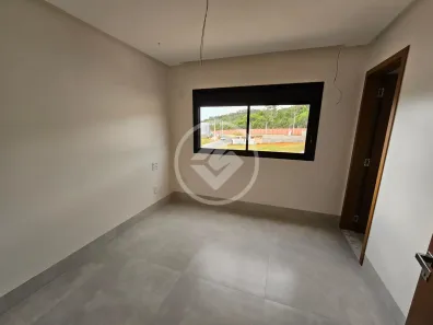 Casa de Condomínio com 4 Quartos à venda, 213m² no Jardins Parma, Senador Canedo