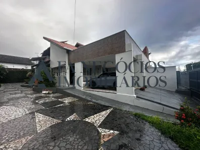 Casa com 4 Quartos à venda, 230m² no Itararé, Campina Grande