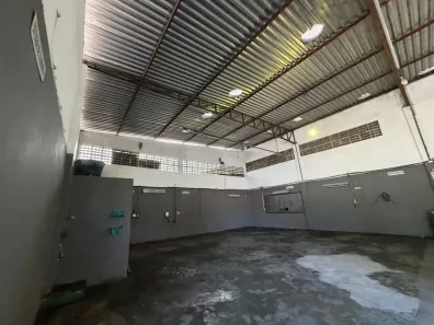 Galpão/Depósito/Armazém com 2 Quartos para alugar, 200m² no Jardim Limoeiro, Serra