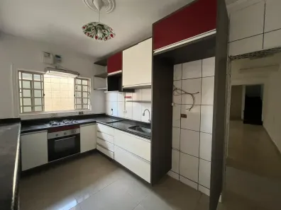 Sobrado com 4 Quartos à venda, 196m² no Jardim São Guilherme, Sorocaba