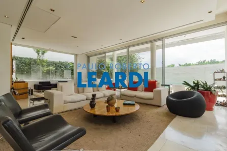 Casa com 3 Quartos à venda, 478m² no Jardim Guedala, São Paulo