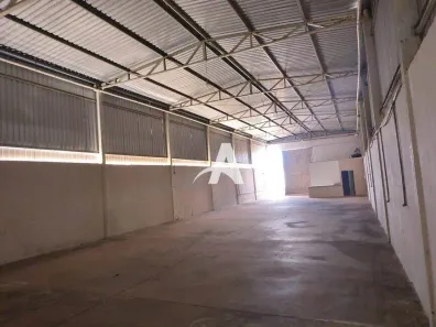 Galpão/Depósito/Armazém para alugar, 342m² no Marta Helena, Uberlândia