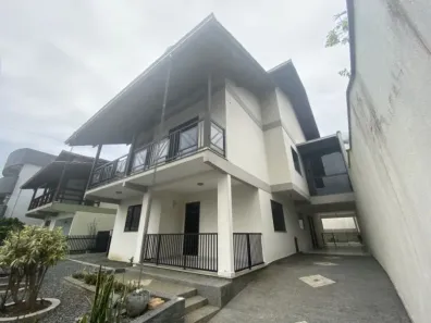 Casa com 2 Quartos para alugar, 168m² no Nova Brasília, Jaraguá do Sul