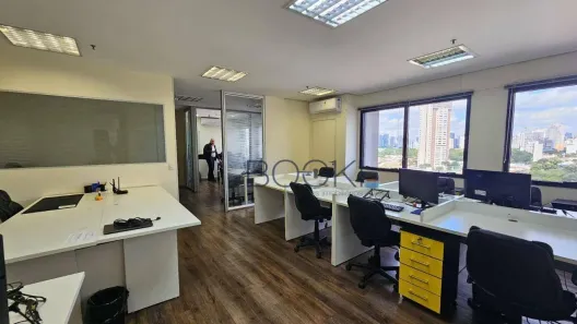 Sala Comercial para alugar, 150m² no Vila Olímpia, São Paulo