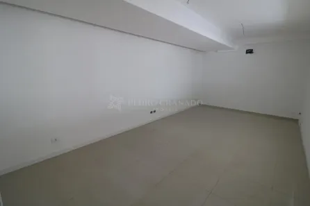 Prédio Comercial à venda, 108m² no Zona 07, Maringá