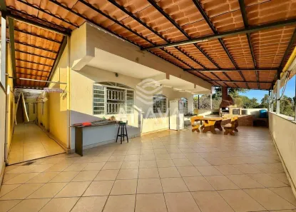Casa com 4 Quartos à venda, 550m² no Copacabana, Belo Horizonte