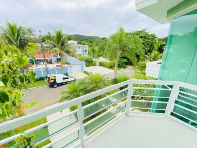 Casa de Condomínio com 4 Quartos para alugar, 263m² no Balneário Praia do Pernambuco, Guarujá