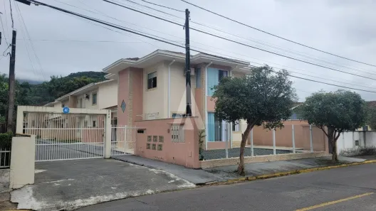 Casa de Condomínio com 3 Quartos à venda, 141m² no Pirabeiraba (Pirabeiraba), Joinville