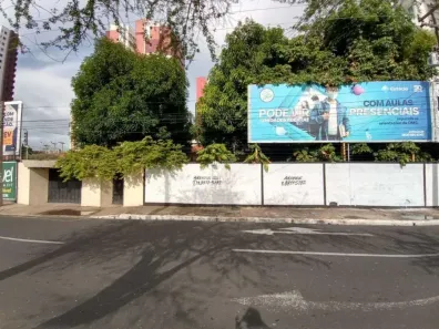 Imóvel Comercial com 4 Quartos para alugar, 335m² no Jóquei, Teresina