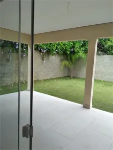 Casa de Condomínio com 4 Quartos à venda, 200m² no Chácara dos Junqueiras, Carapicuíba