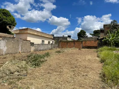 Lote/Terreno à venda, 311m² no Interlagos, Divinópolis