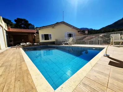 Casa de Condomínio com 3 Quartos à venda, 190m² no Cascatinha, Nova Friburgo