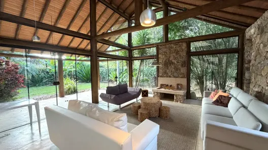 Casa com 3 Quartos à venda, 241m² no Campeche, Florianópolis