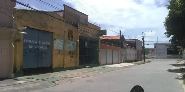 Imóvel Comercial à venda, 324m² no Parque Araxá, Fortaleza