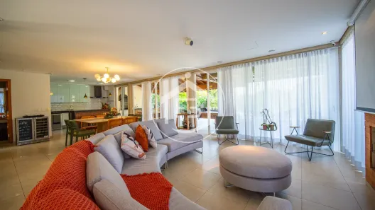 Sobrado com 4 Quartos à venda, 310m² no Jardim Passárgada I, Cotia