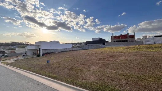 Lote/Terreno à venda, 300m² no Jardins Bolonha, Senador Canedo