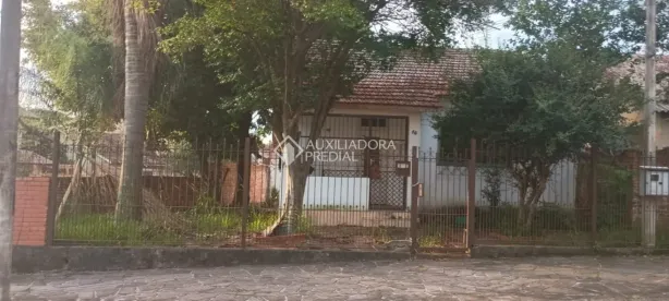 Casa com 2 Quartos à venda, 60m² no Passo da Areia, Porto Alegre